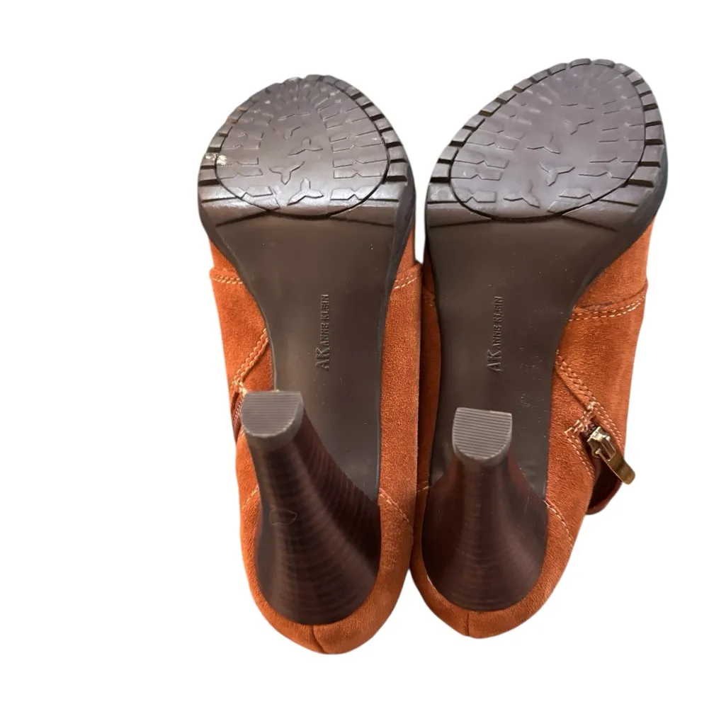 Anne Klein Tutorial Suede Ankle 4” Heel Bootie Sz 7M Side Zip Tassel Ties Cognac - Image 7