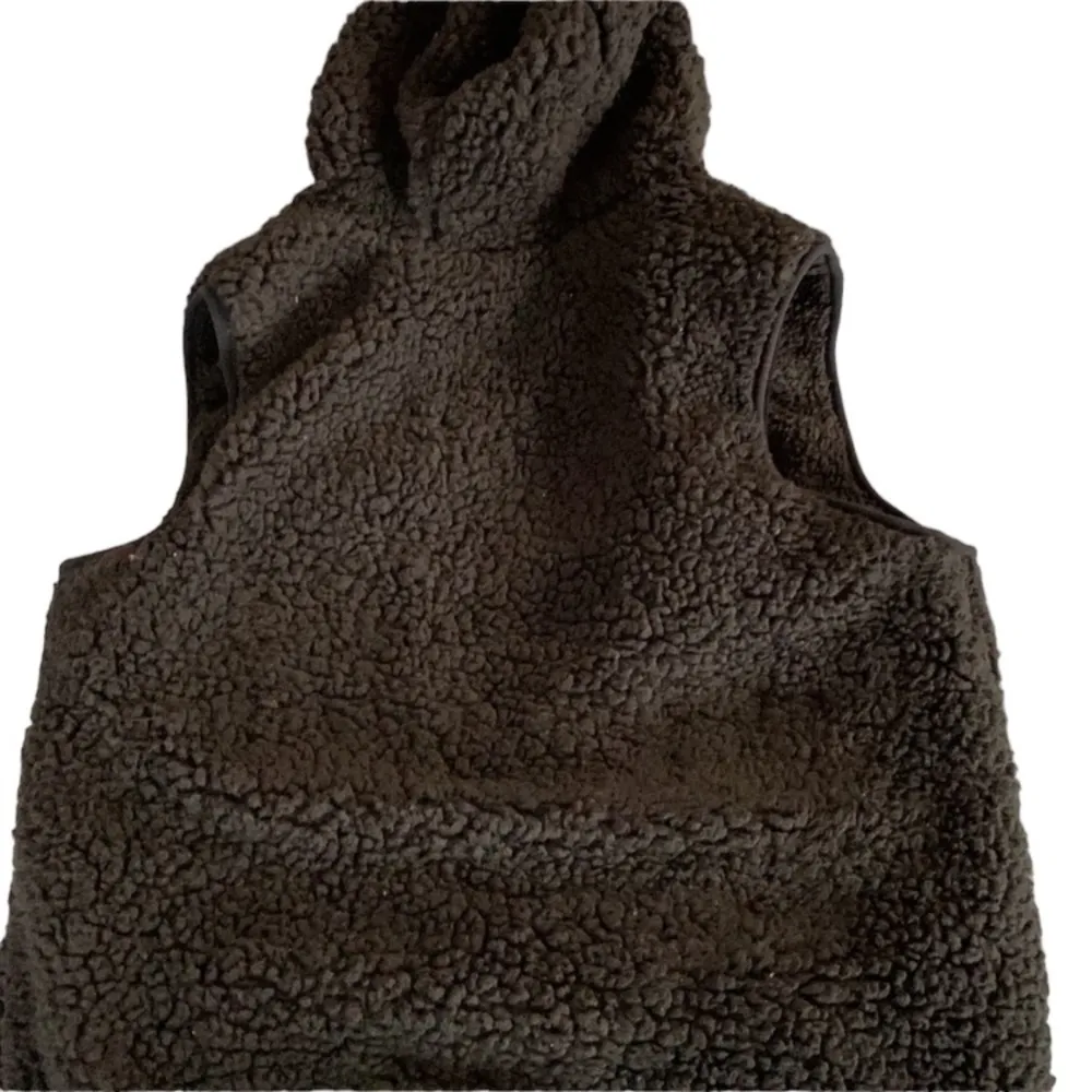 Weather Proof Vintage Sherpa vest with hood size medium - Image 4