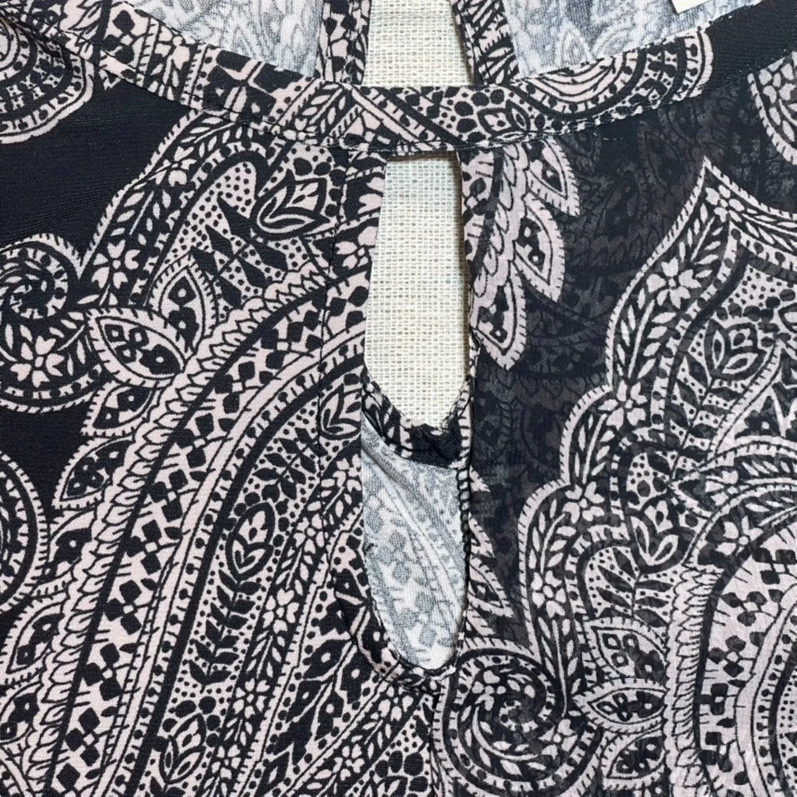 Dressbarn Paisley Sleeveless Blouse Black and Purple - Large - Image 3