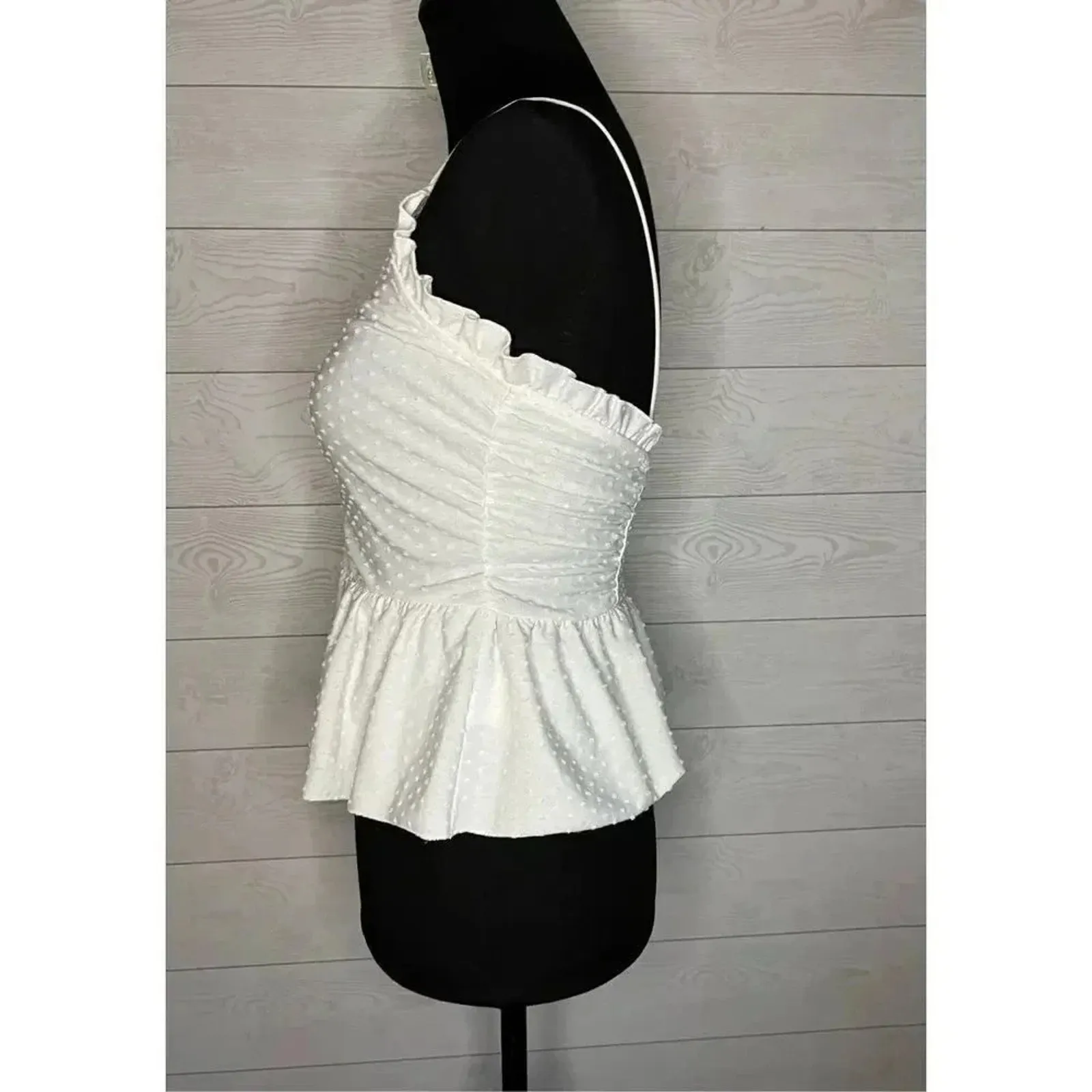Urban Outfitters white Swiss dot ruffle cami tank top Size Small - Image 4