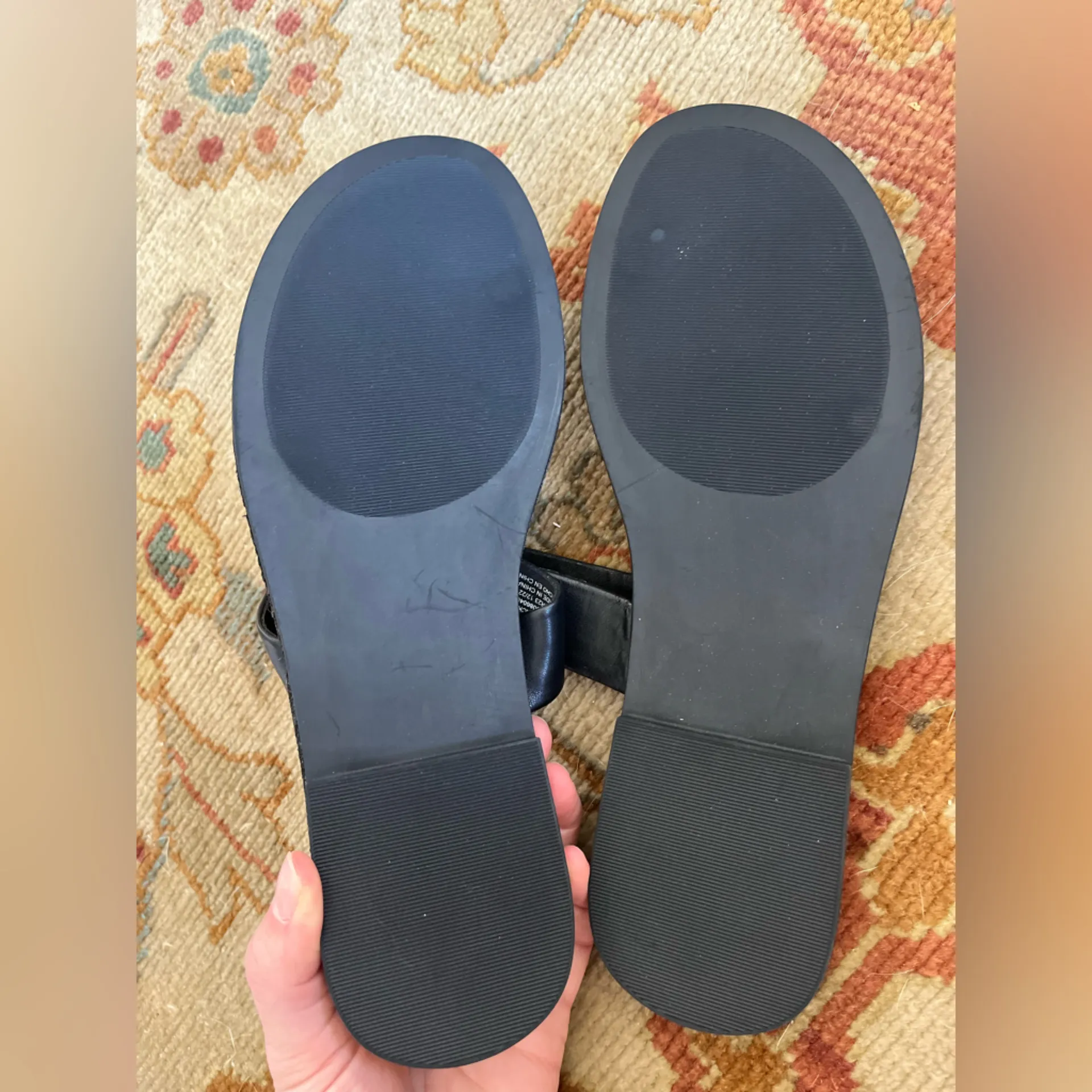 Gap NWT:  Elegant Black Women's Sandals - Image 4