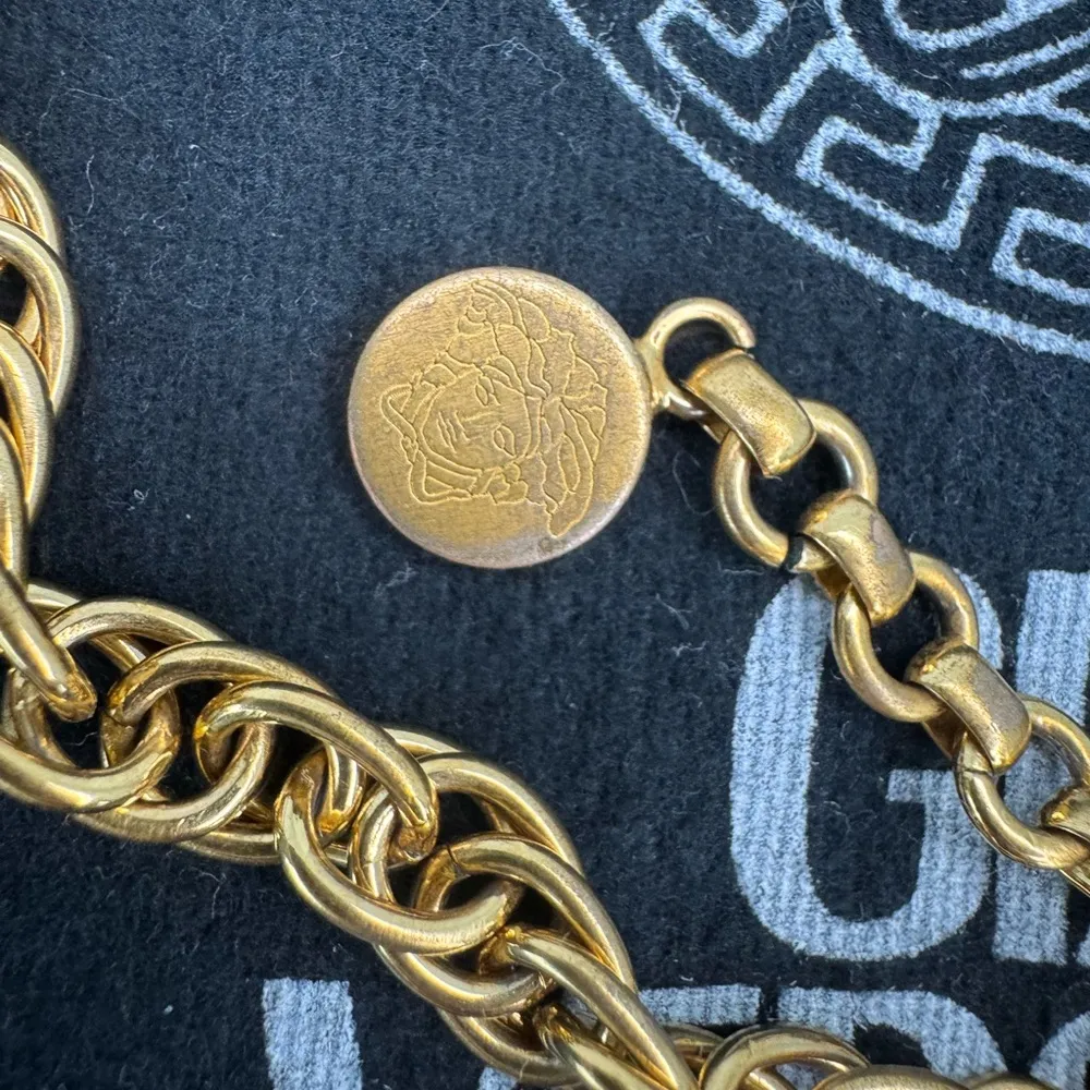 Versace  -RRRE- HRD TO FIND Gold Rope Chain Necklace with Medallions Crystals. - Image 7