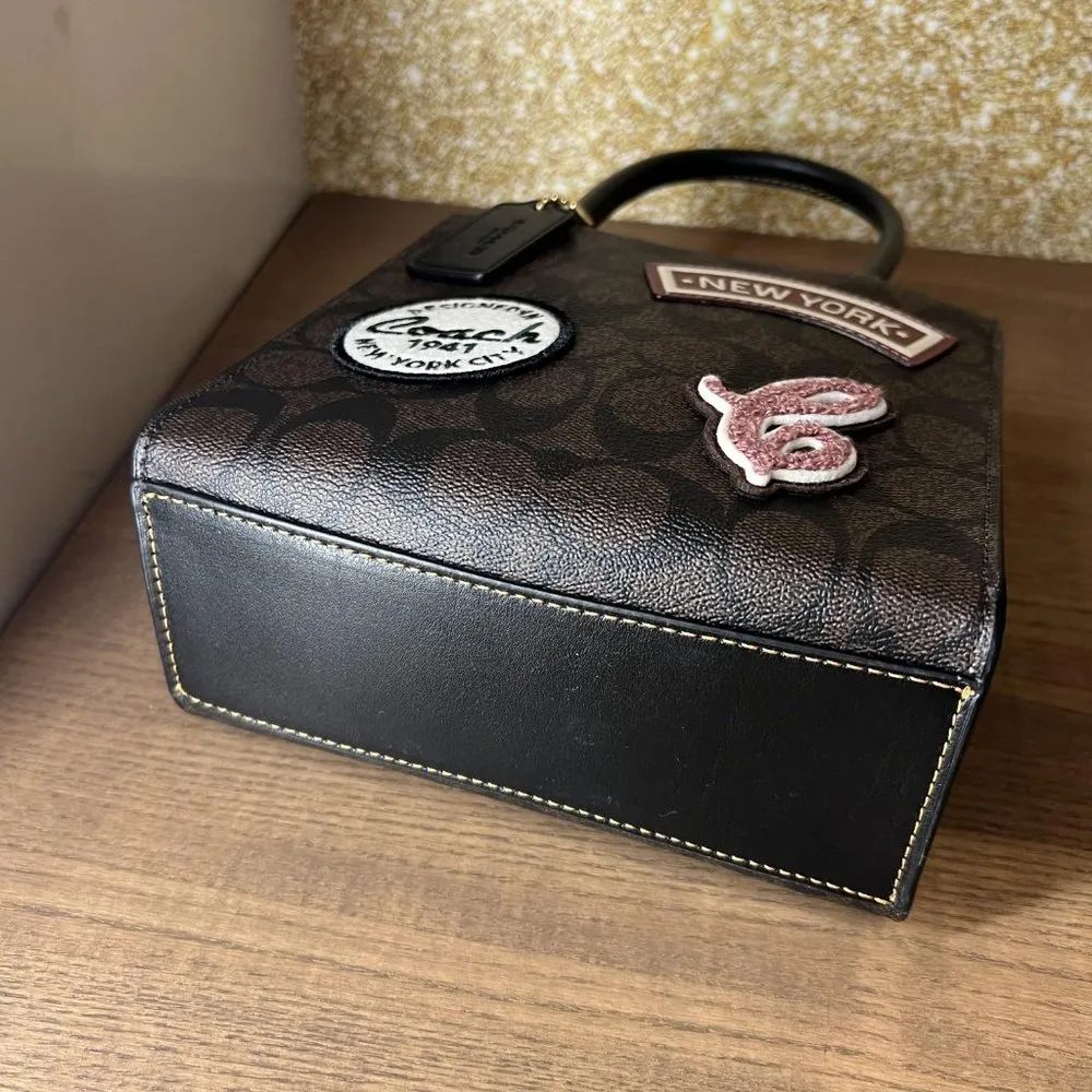 Coach NWT  CE593 Mini Cally Crossbody In Signature Canvas With Ski Patches - Image 8