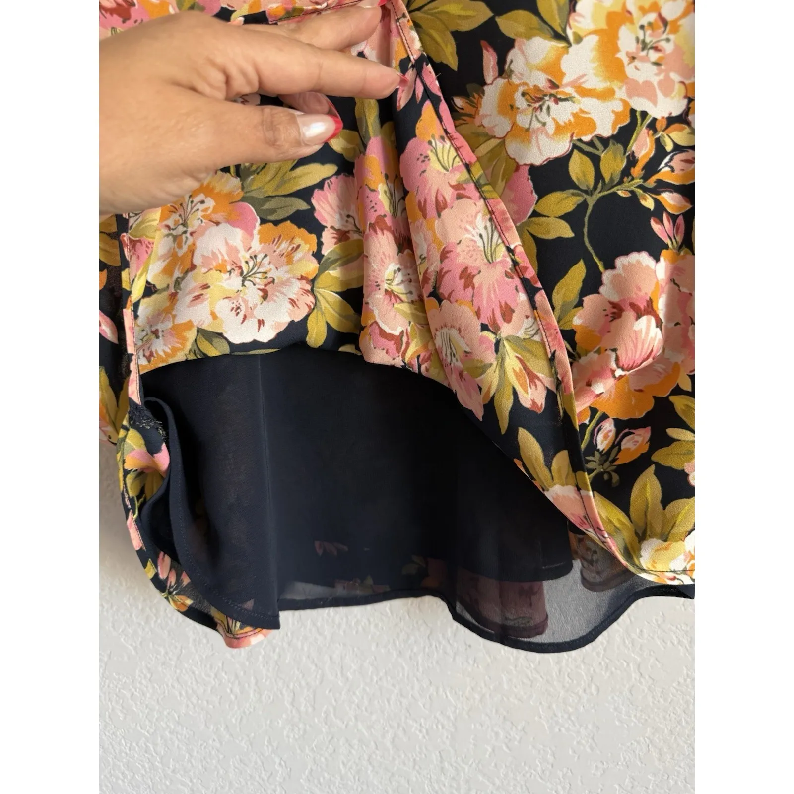 Loft Women's Floral Crepe Loose Spaghetti Strap Cami Tank Top Size Small Casual - Image 4