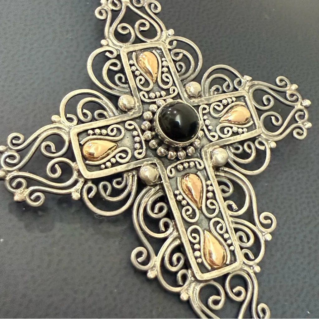 Signed 925 BA 18K Indonesia Sterling Silver Onyx Filigree Cross Pendant 21.8g. - Image 9