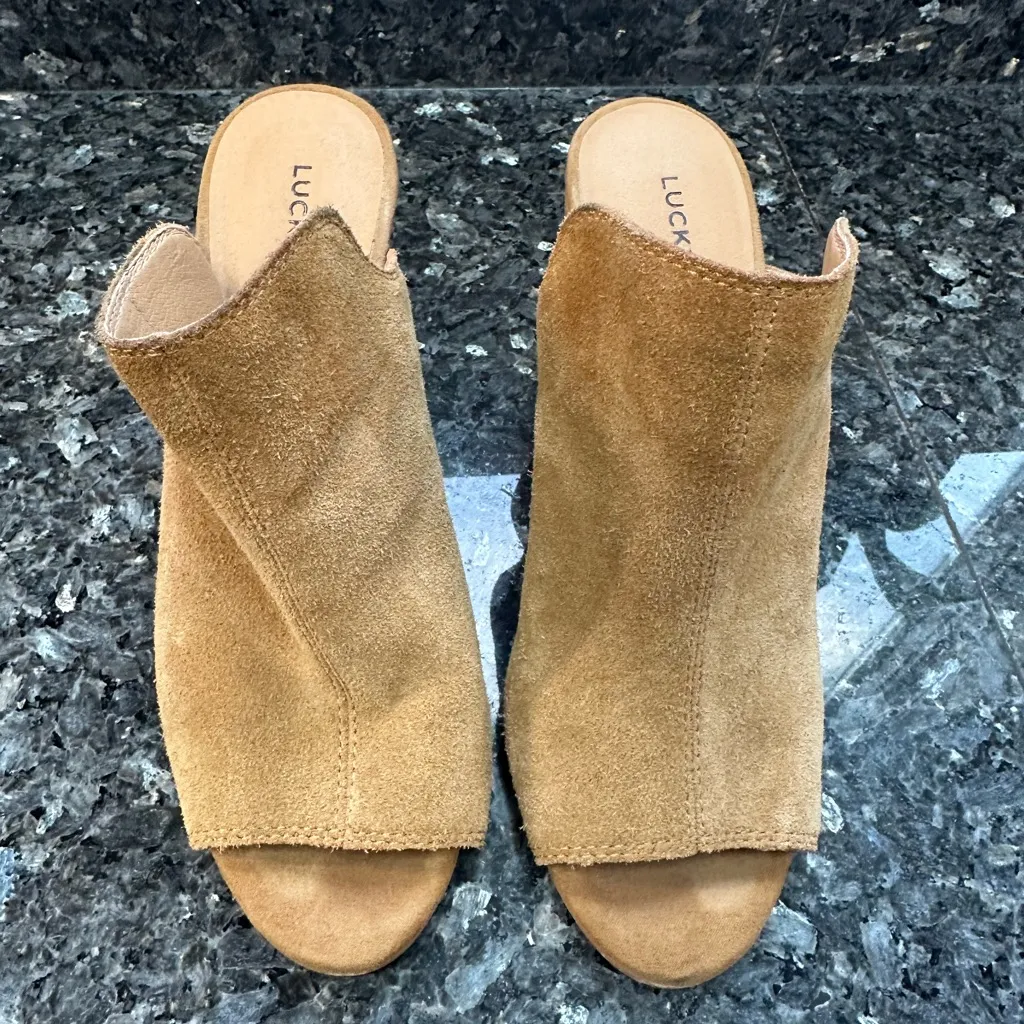 Lucky Brand Women's Size 8 Reygan Brown Suede Wedge Sandals - Image 5