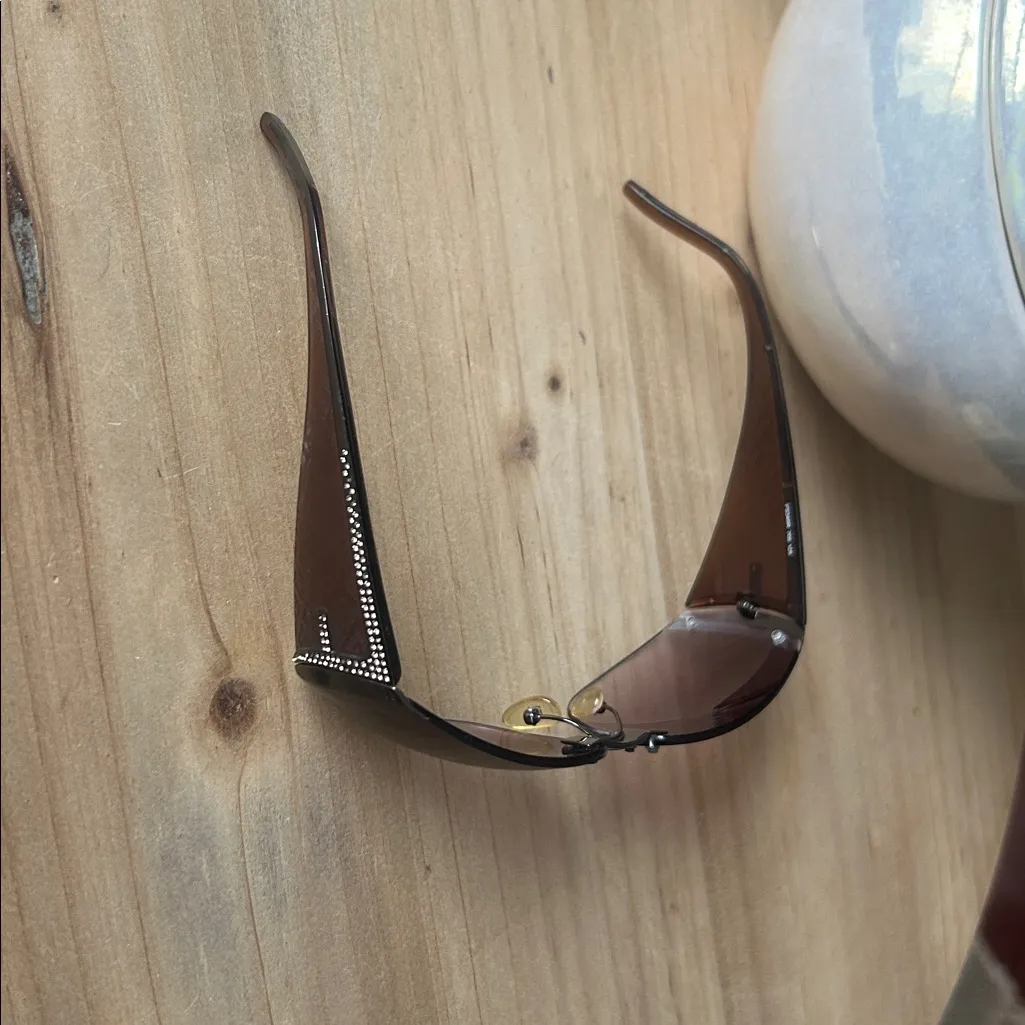 Authentic FENDI FS349R 705 125 Sunglasses W/Rhinestone Accents ( RARE ) - Image 2