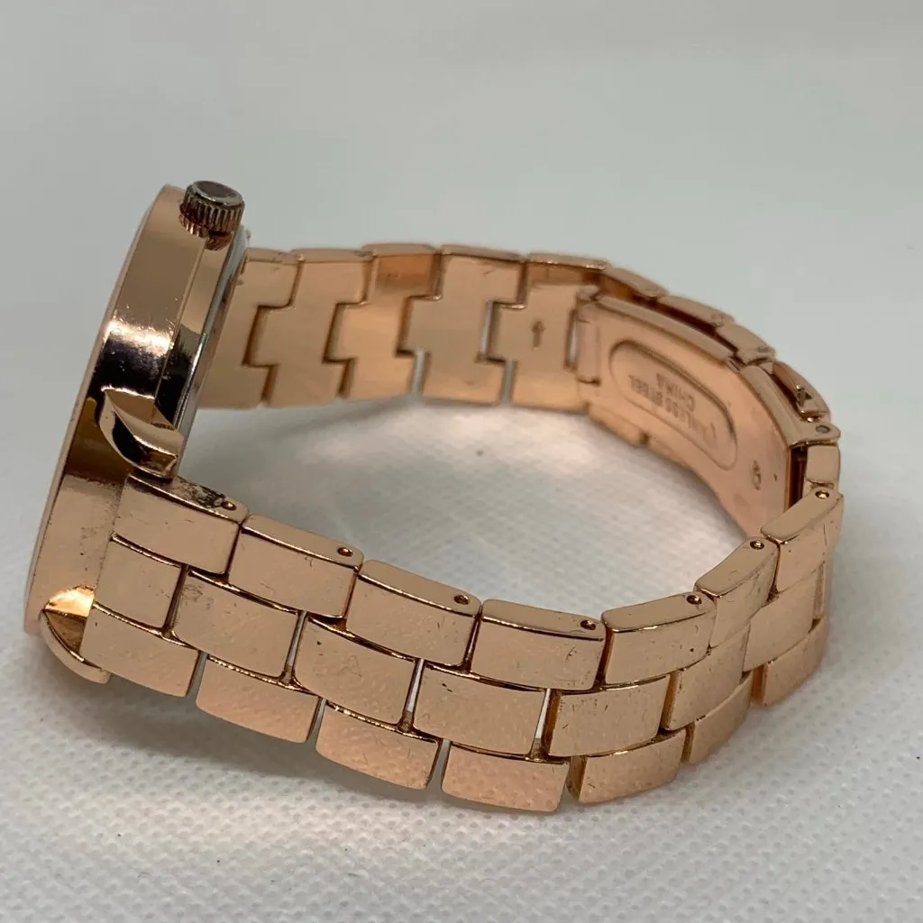 Rose gold tone women’s quartz analog wrist watch 38mm heart dial running - Image 4