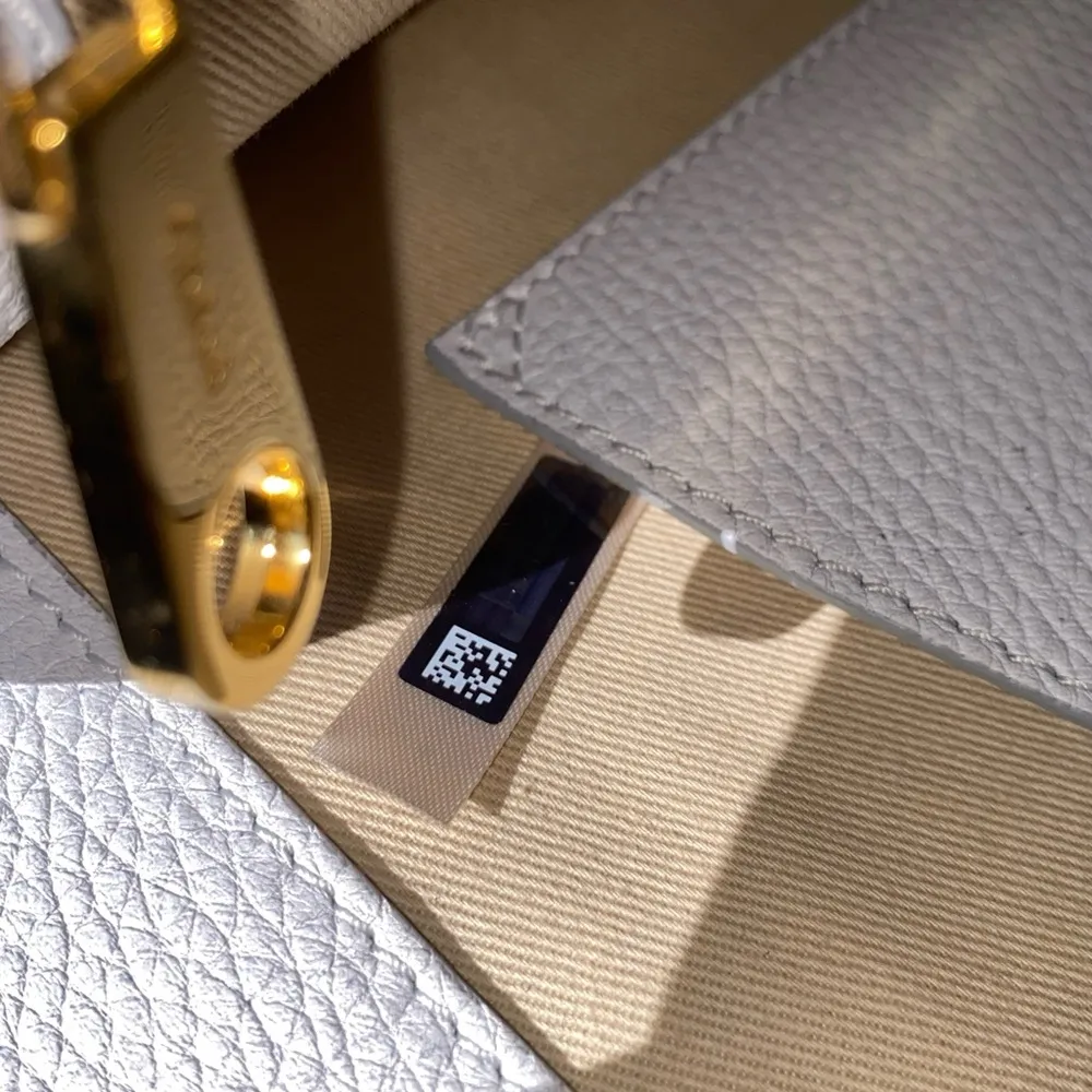 Chloé Aby Medium Leather Shoulder Bag in Sky Blue Adjustable Strap - Image 15