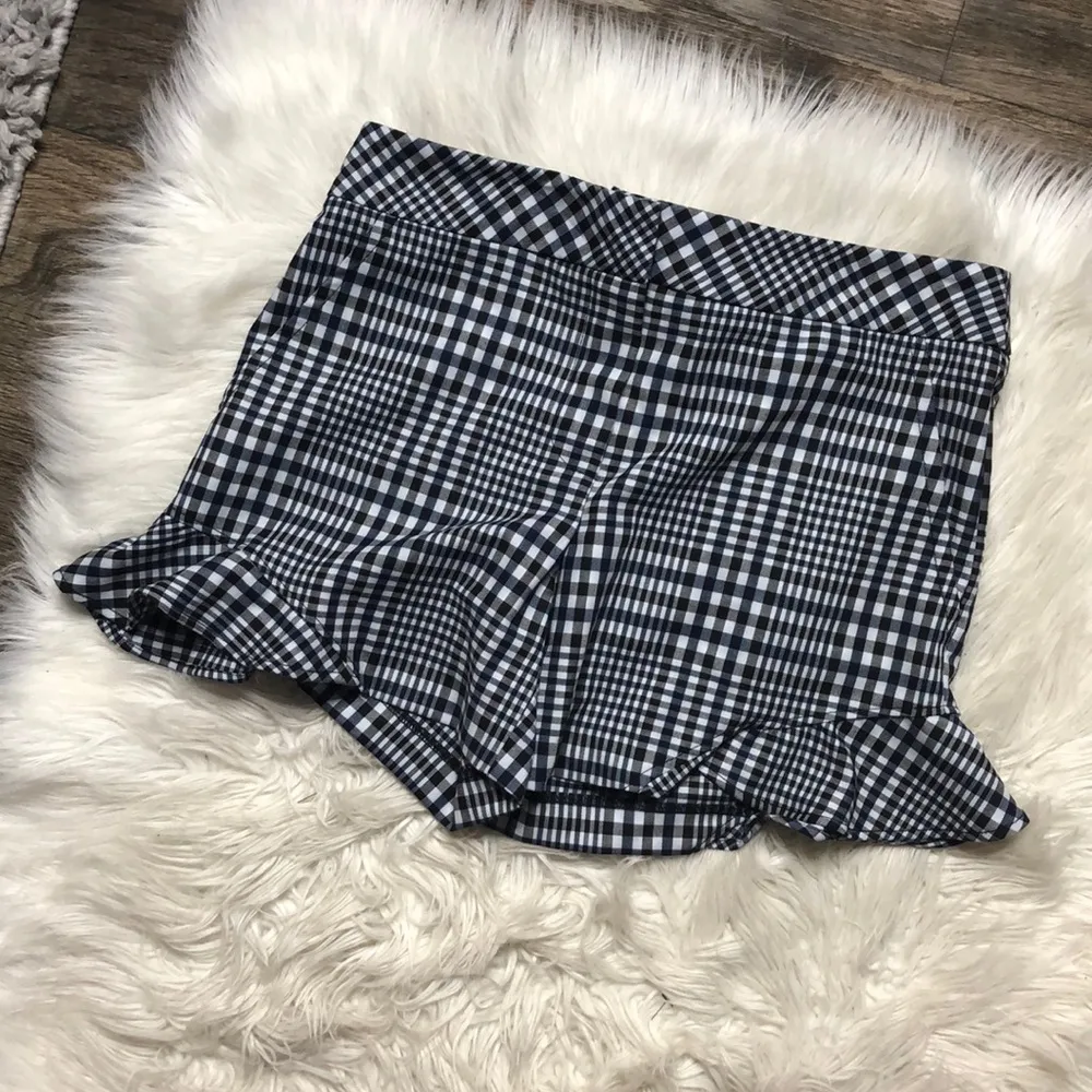 NWT Trina Turk Darton Plaid Shorts size 2 - Image 3