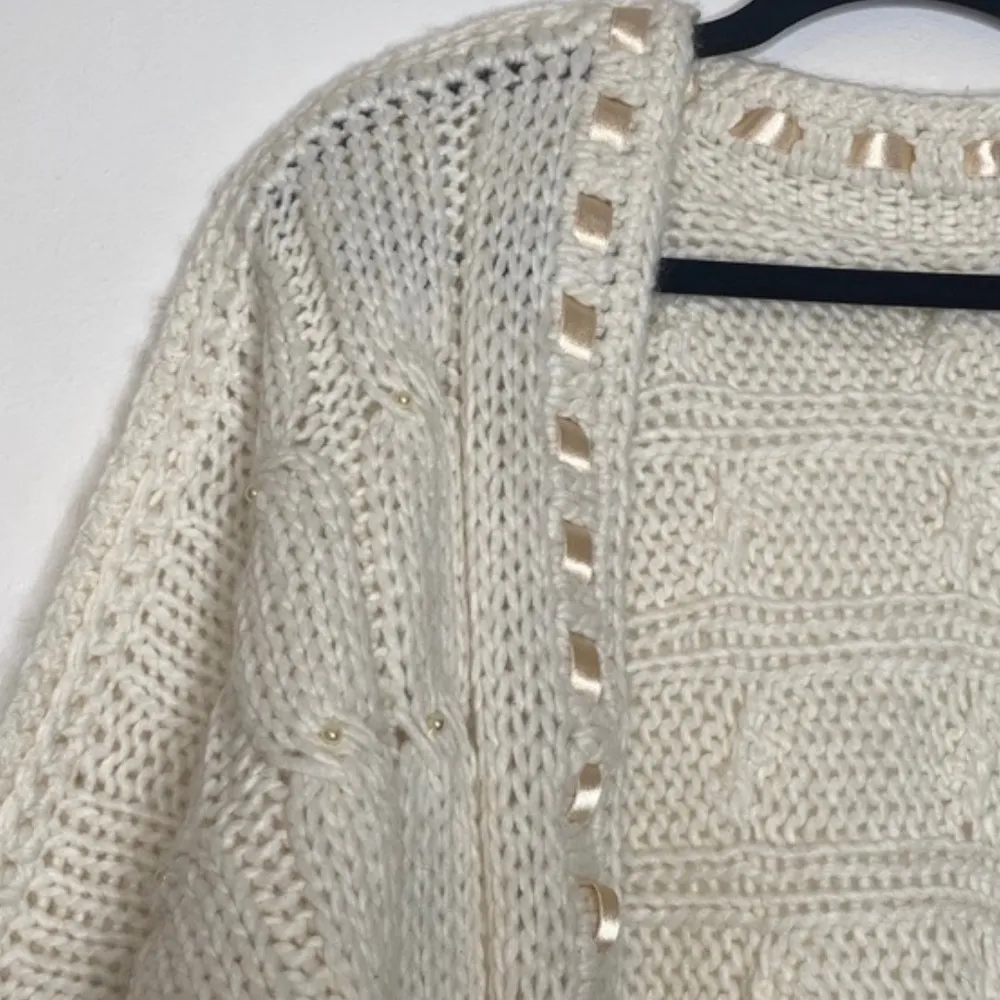 Laurie B cream cardigan sweater w/ribbon & pearls Size M - Image 3