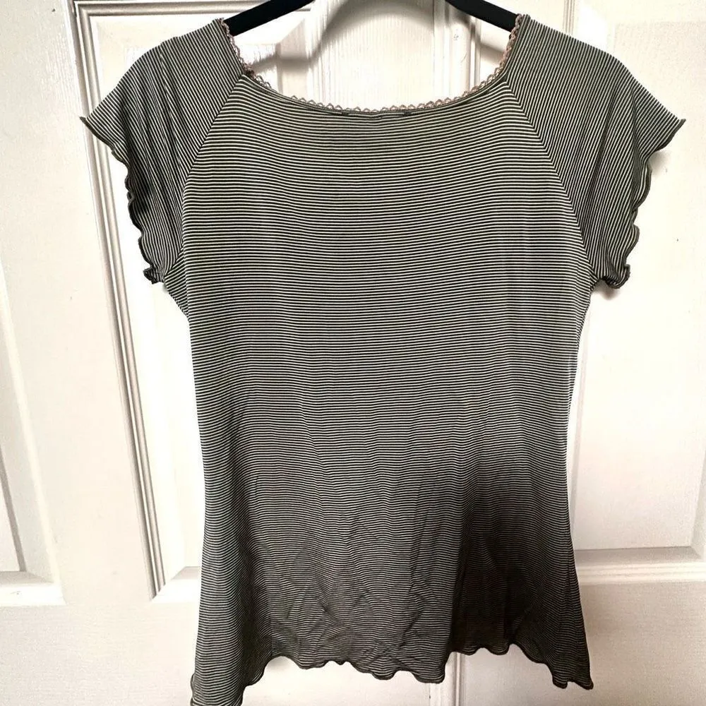 Join grey and white striped short sleeved gathered top Size M - Image 2