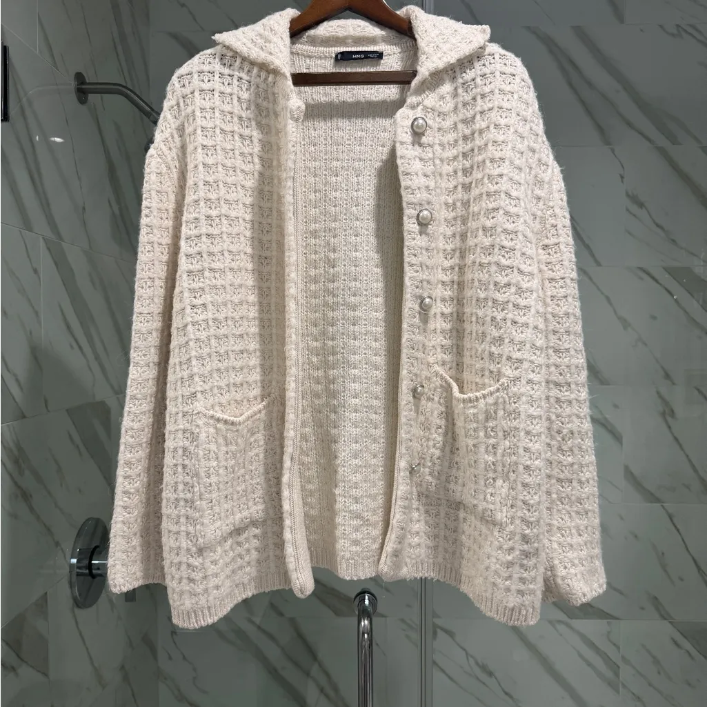 Mango textured knit cream cardigan - size med - perfect for the holidays! - Image 5