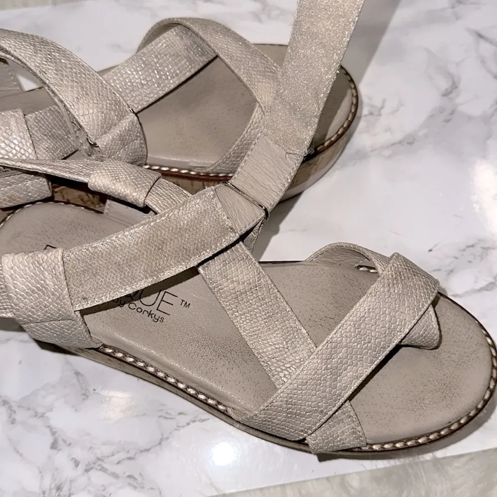 Boutique by Corkys size 7 Oro sandals wedges Brown - Image 9