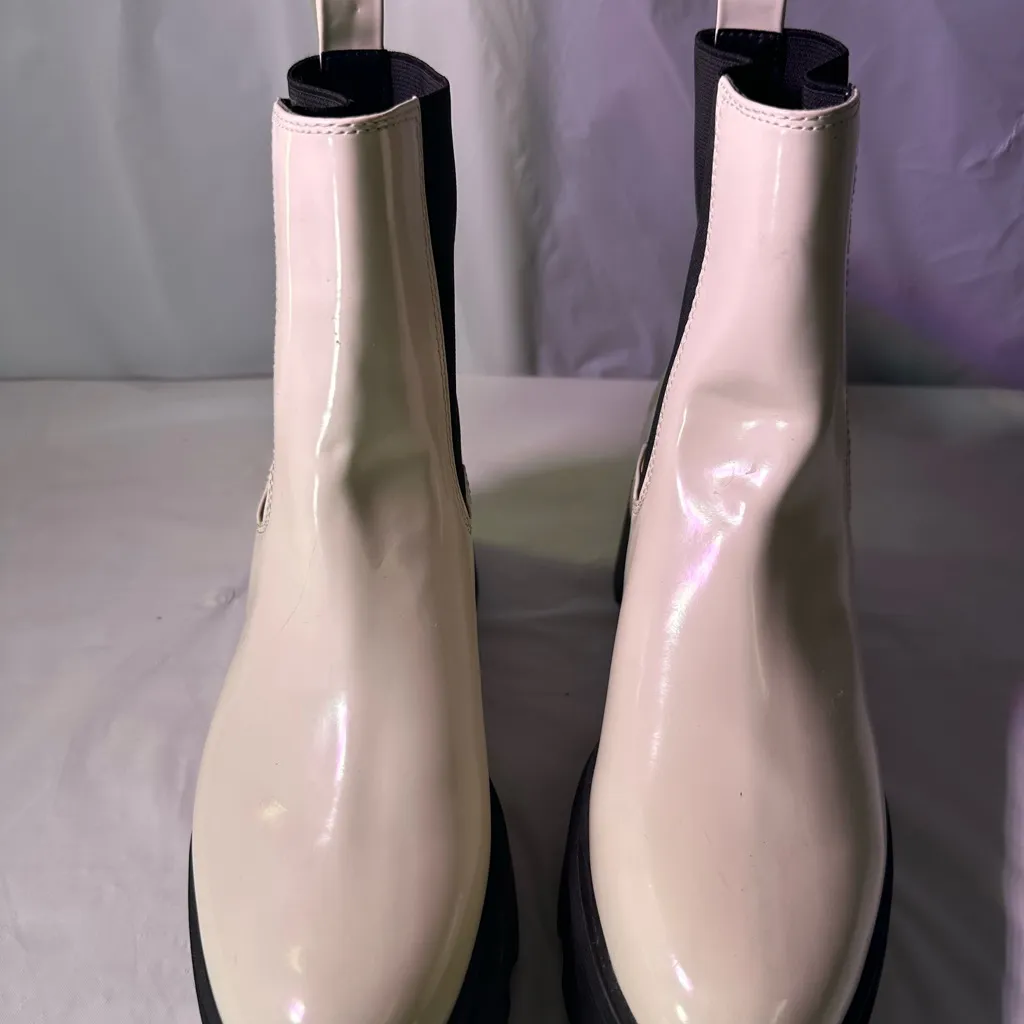 Open Edit Elegant Two-Tone Ankle Boots - Image 2