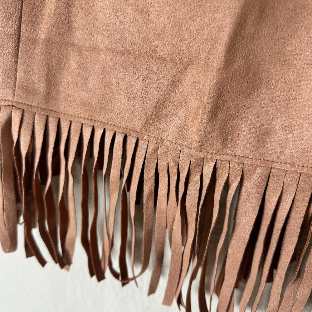 New NWT Relish NoLess Fringe Faux Suede Mini Skirt Size Medium Brown - Image 6