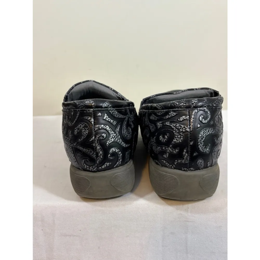 Women's Grey's Anatomy Clogs Size 9.5M Black & Silver - Image 5