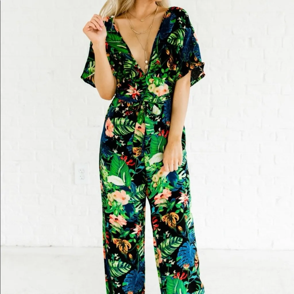Bella Ella Copacabana Wide Leg Jumpsuit Tropical Print Size Small V - Image 2