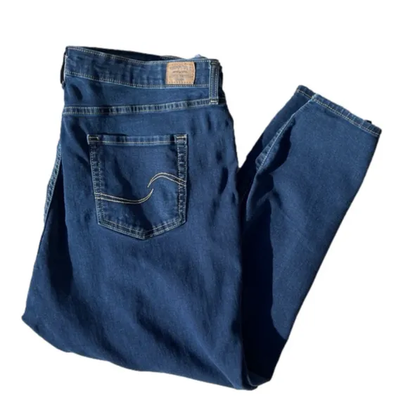 🌸 blue jeans Size 20 with stretch mid-rise skinny levis women’s pan… - Image 2