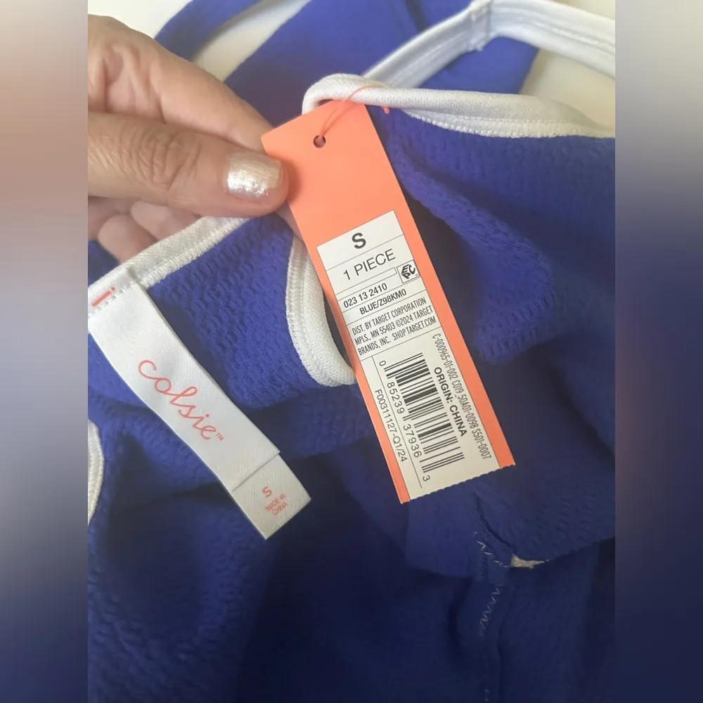 Colsie Women's textured Bodysuit with contrast trim & Keyhole Small NWT Blue - Image 3