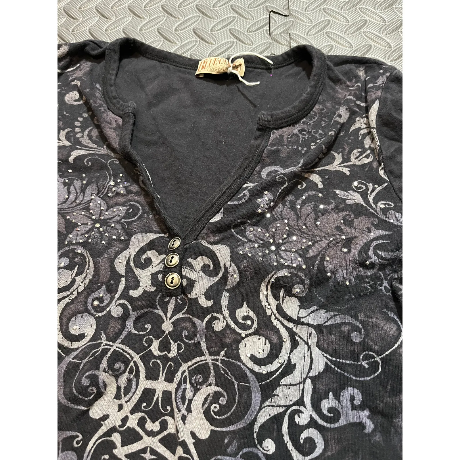 Blue Canyon 100% Cotton Y2K Grunge Embellished Floral Graphic Brown‎ Fitted Tee Black - Image 3