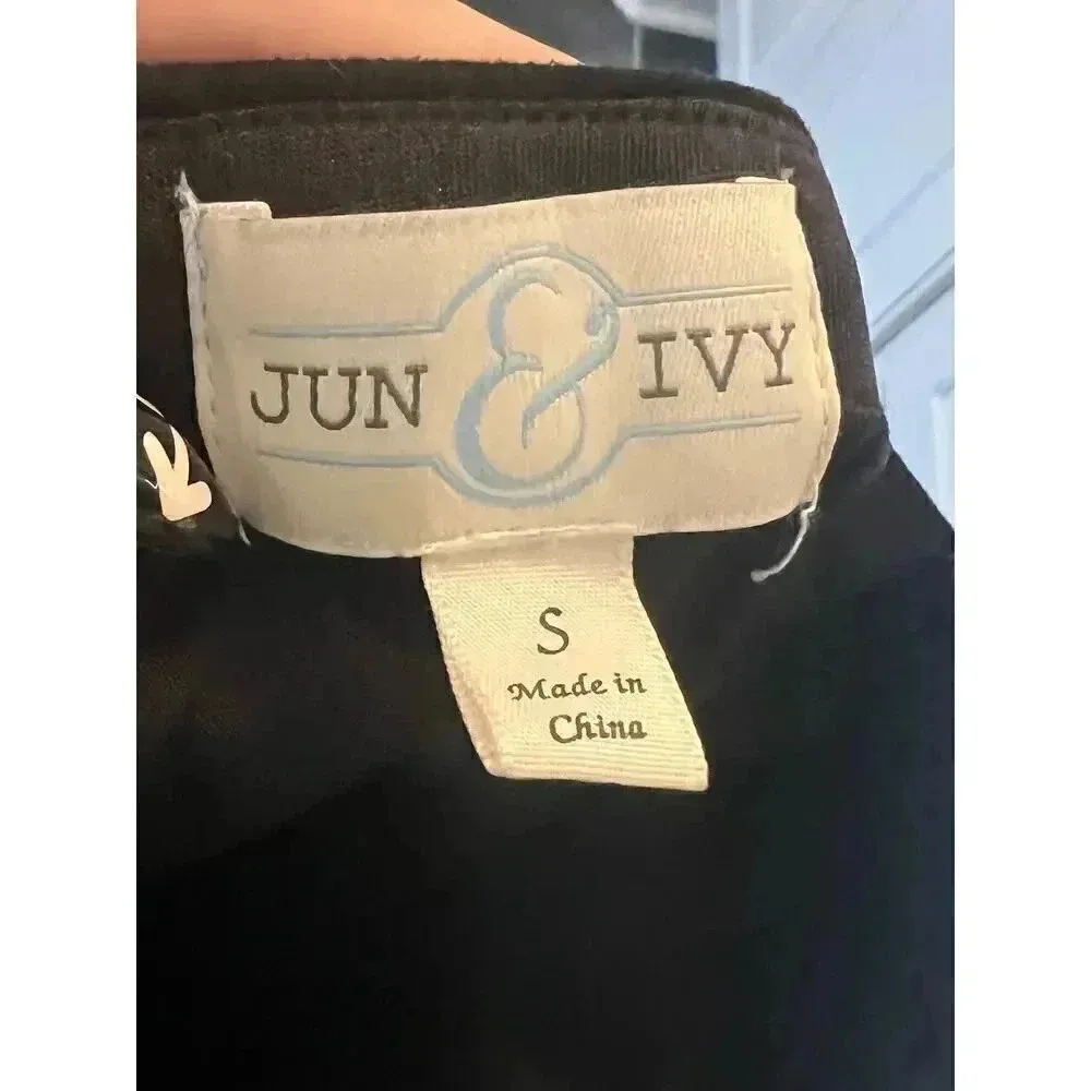 Jun & ivy mini skirt black embroidered small - Image 4