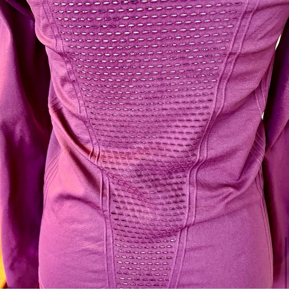 FABLETICS Arta Seamless Long Sleeve Vented  Mesh Running  Shirt~Burgundy Sz S💛 - Image 8