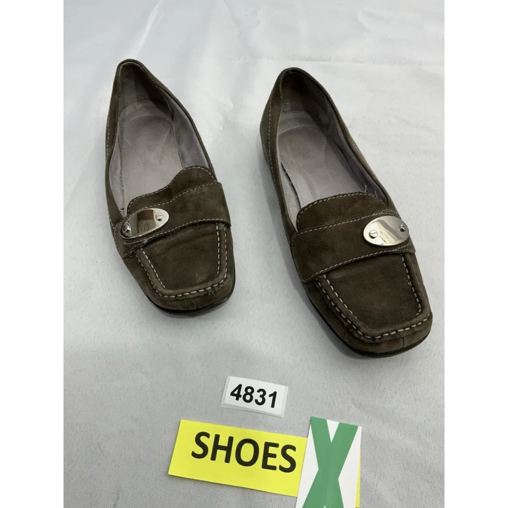 Womans Liz Claiborne Arapahoe Slip On Loafers 8.5 M Taupe - Image 2