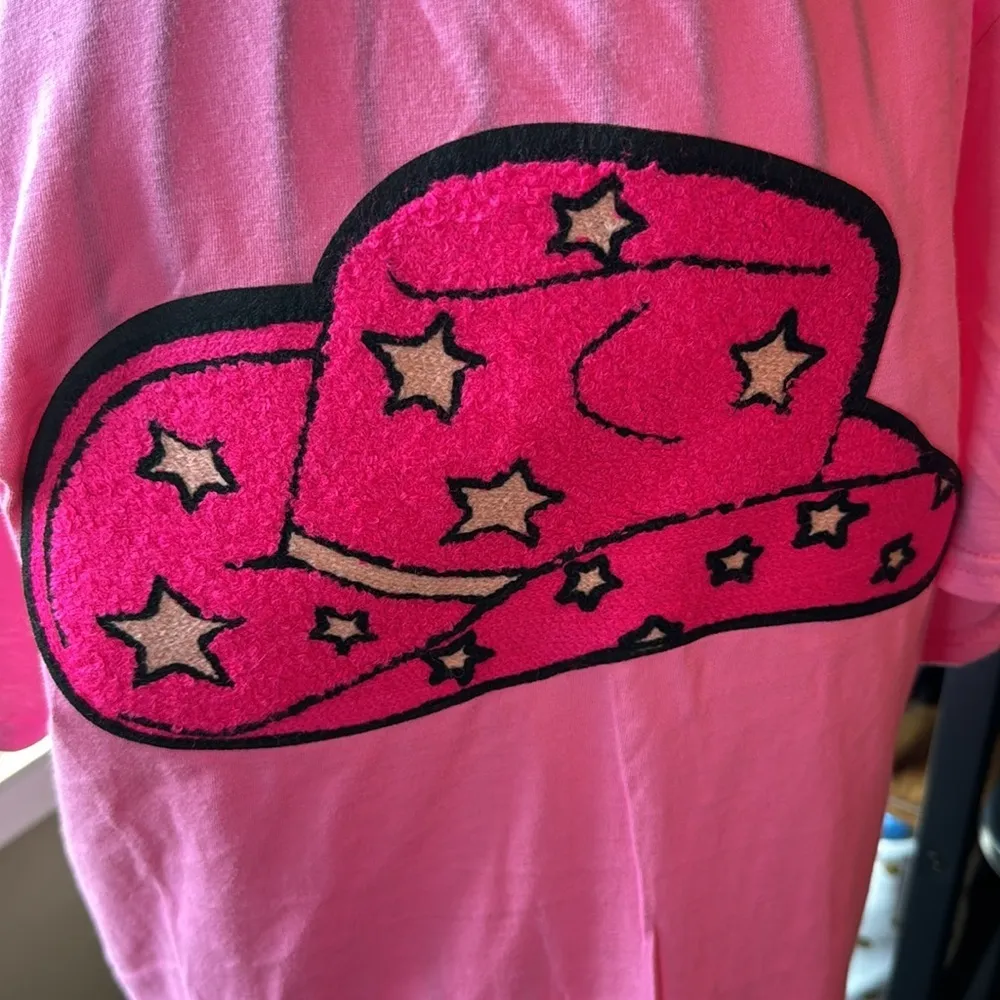 NWT Hot Pink Bling Cowboy Hat Tee Shirt Top Size Small - Image 2