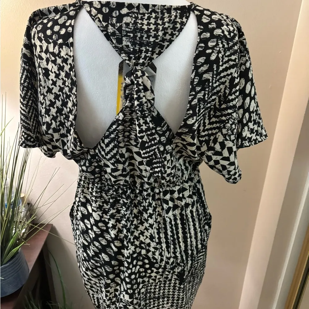 Tramp Black Short Sleeve Geometric Front Zip Up Dress Size 6 - Image 6