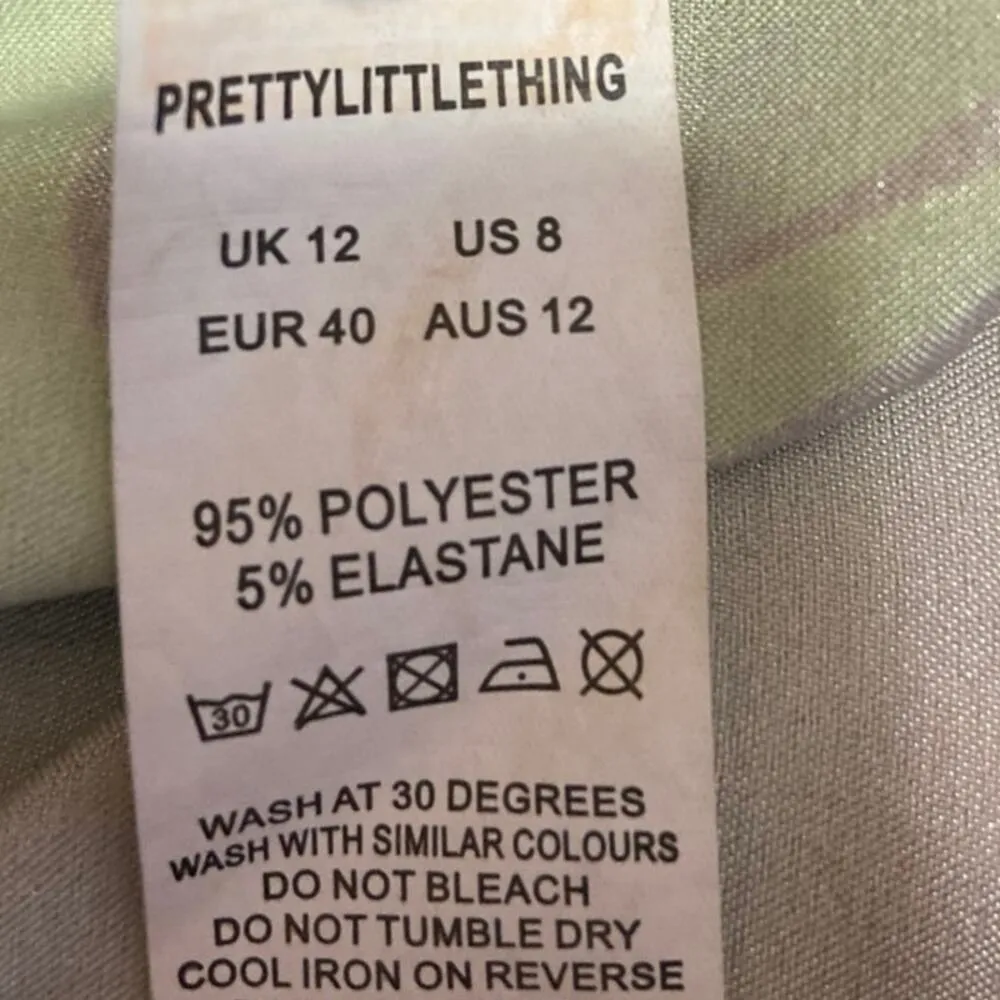 PrettyLittleThing Multicolor Swirl Print Twisted Long Sleeve V-neck Crop Top 8 - Image 4