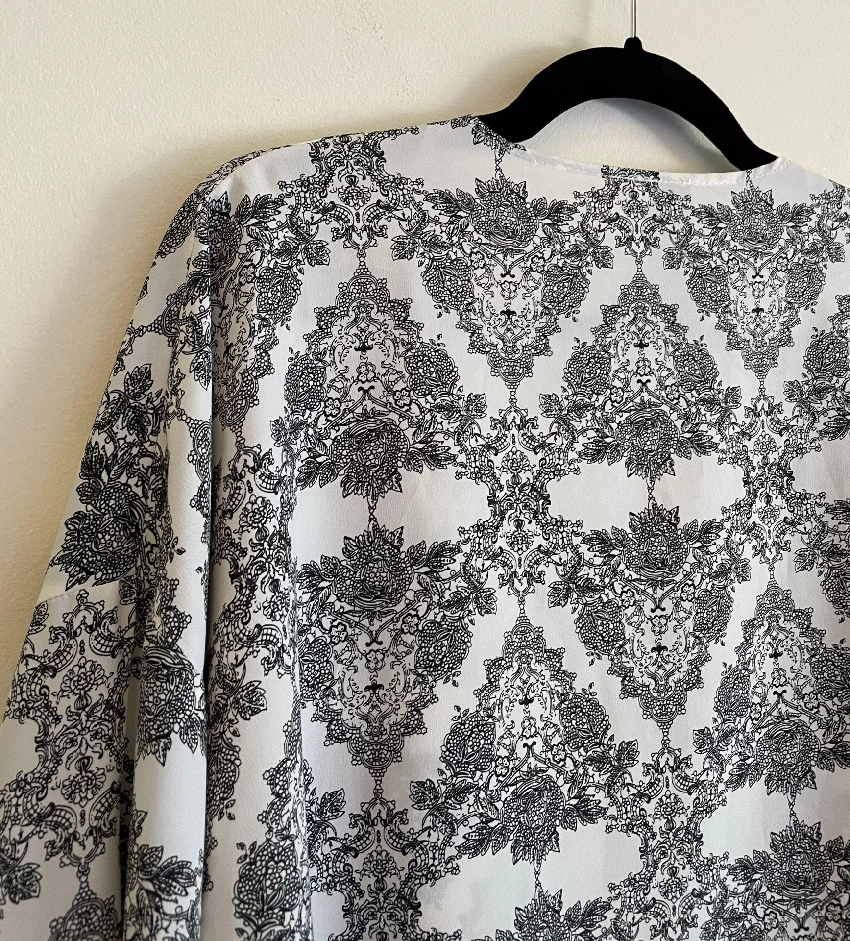 Black And White Kimono - Image 7