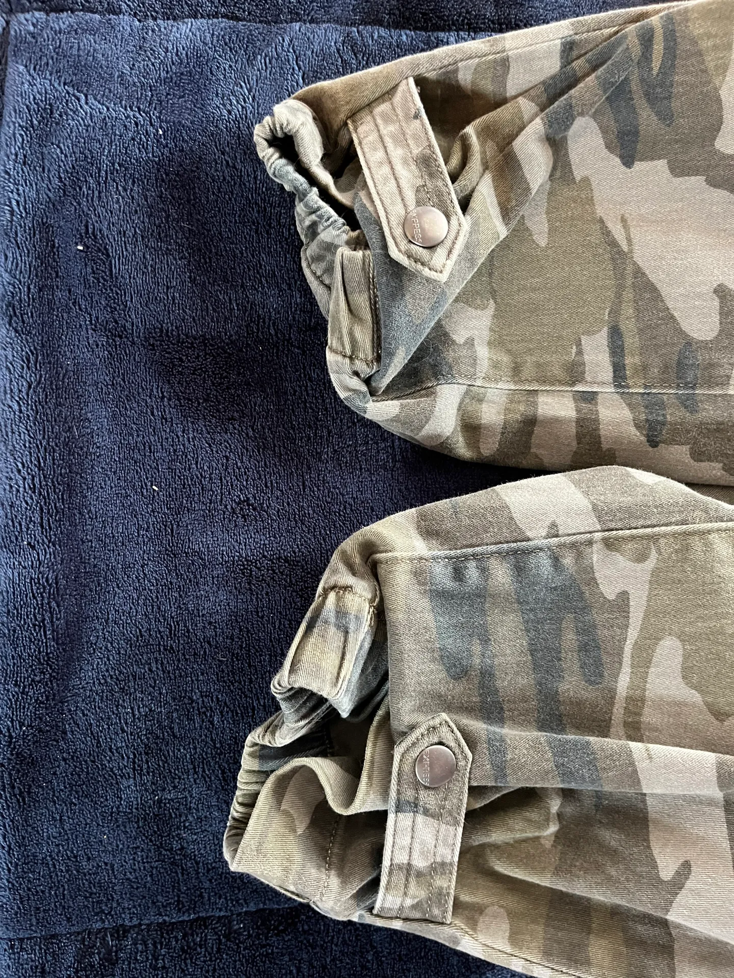 EXPRESS Camo Pants - Image 4