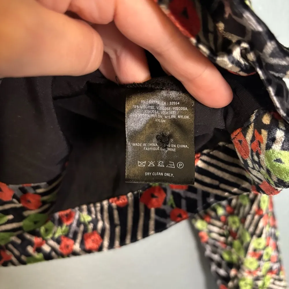 Anthropologie Ett:Twa Velvet Multicolor‎ Patterned V Neck Wrap Top Size 2 - Image 10