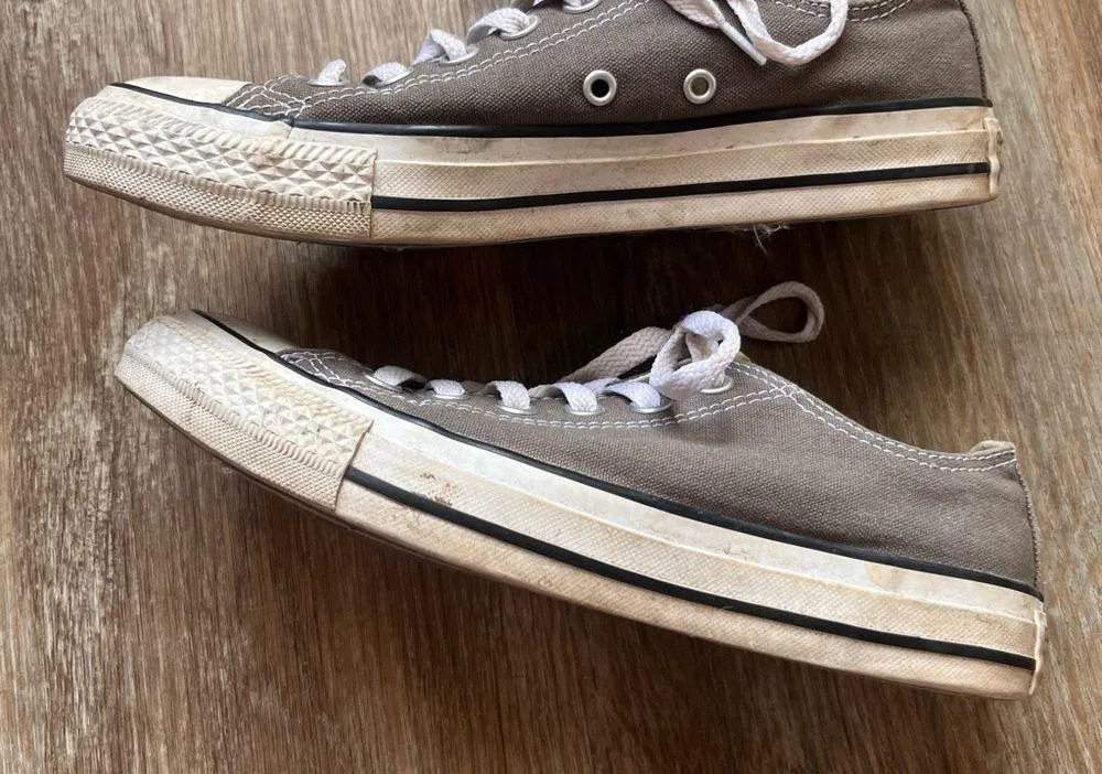 Grey Low Top All Star Chuck Taylor Converse Women’s 7 - Image 2