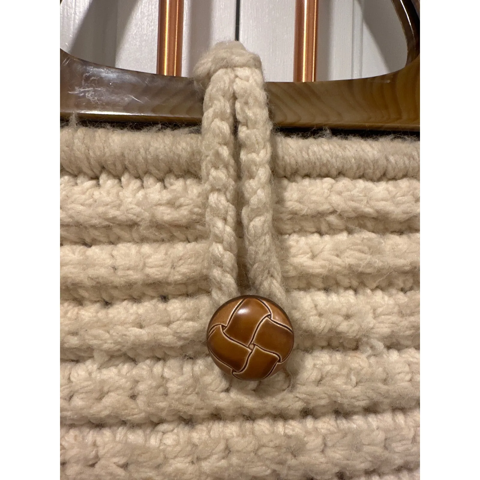 Vintage Style Crochet Knit Handbag Purse Wooden Handle Boho Chic Women's Bag Tan - Image 2