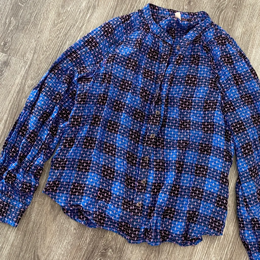 Anthropologie Pilcro long sleeve button down western shirt top blue pink XL - Image 6