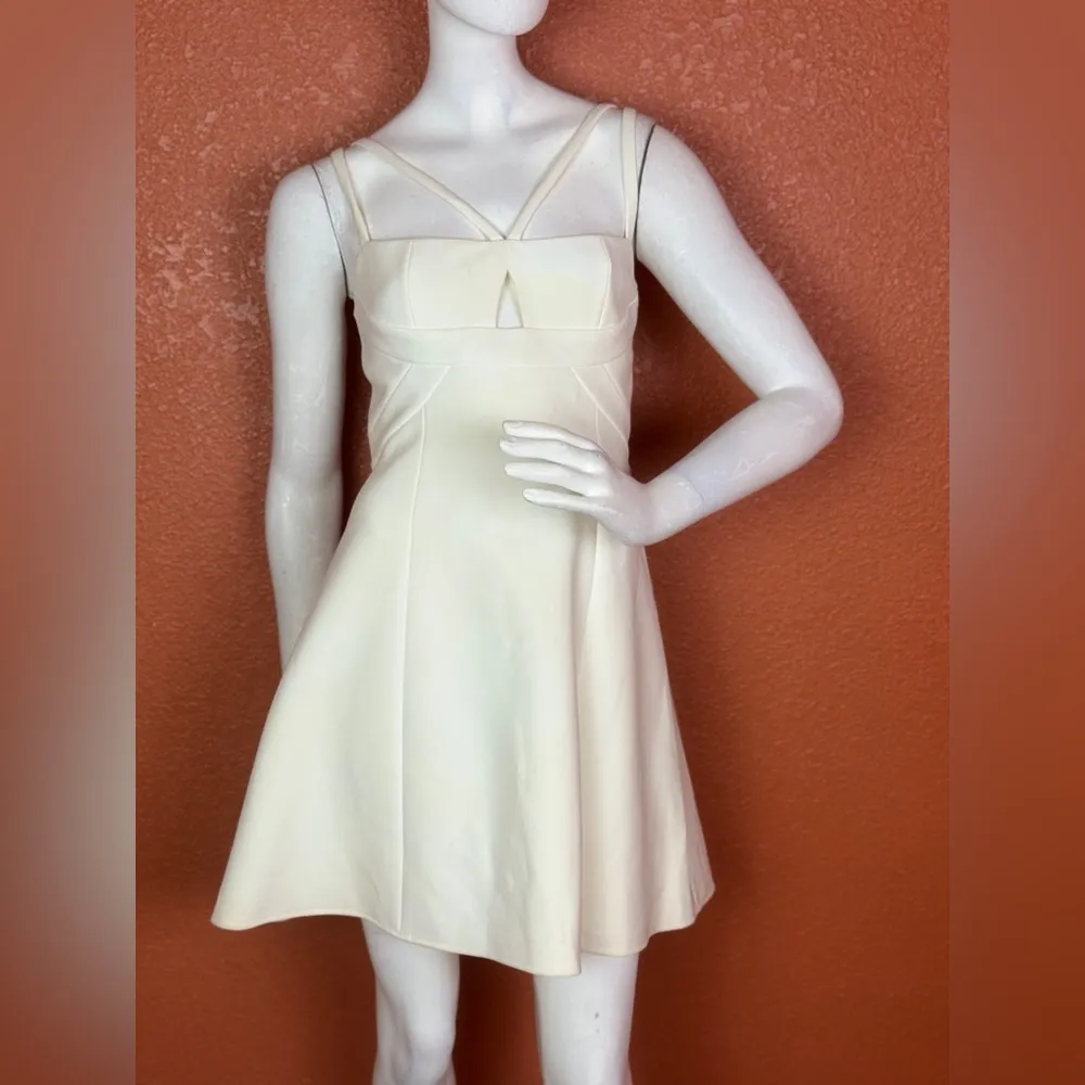 BCBGMAXAZIA white dress short straps cocktail party wedding prom Size 10. E39 - Image 2
