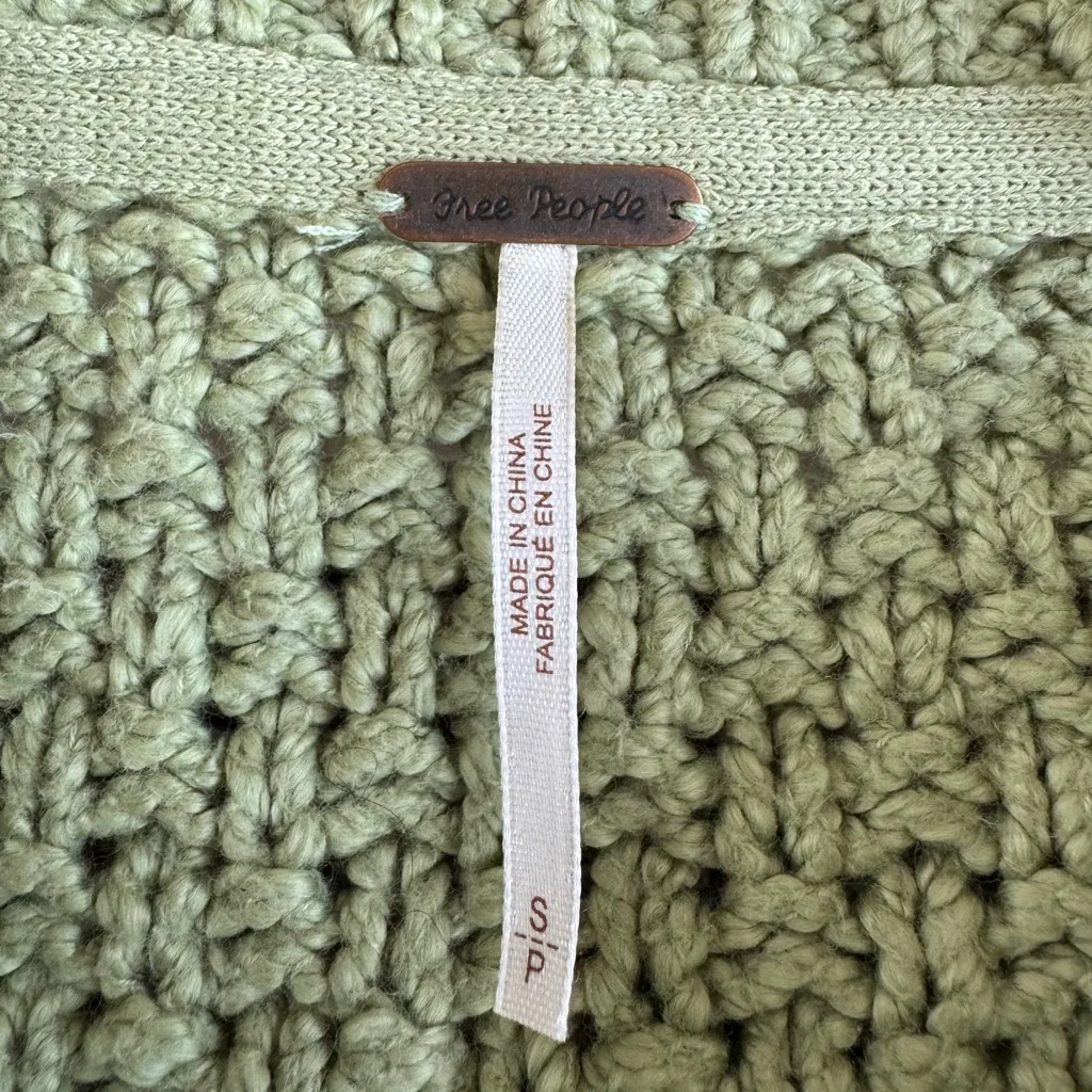 Free People Sage Green Bonfire Chunky Cableknit Cotton Crop Cardigan Small RARE - Image 6