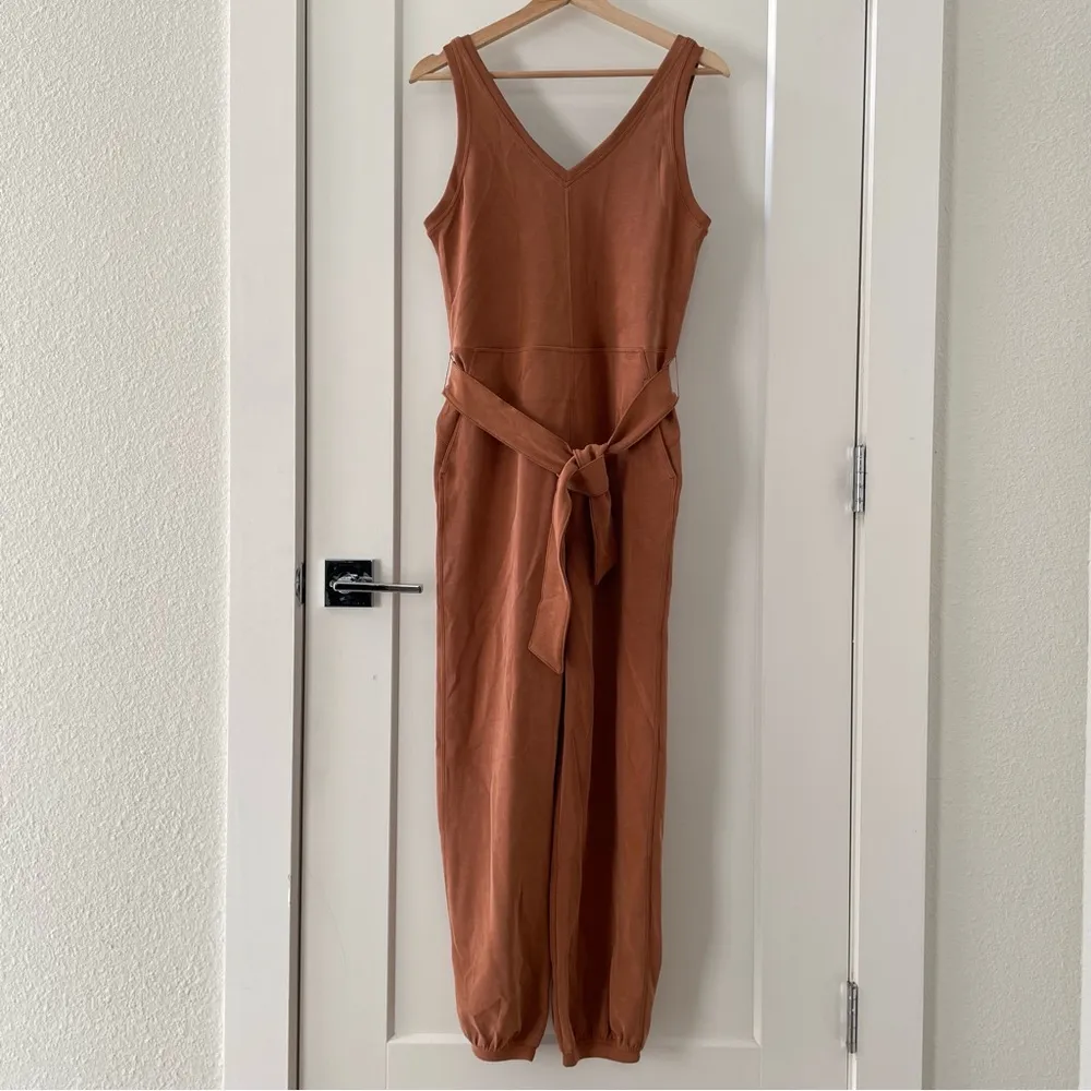 Lululemon Ease of it All V-Neck Jumpsuit
Butternut Brown Size 4 - Image 4