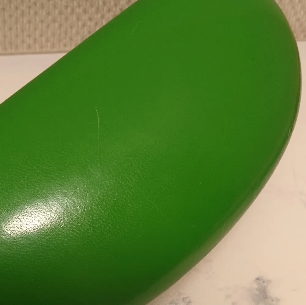 Apple Green Kate Spade Domed Sunglasses Case With Cloth - Image 3