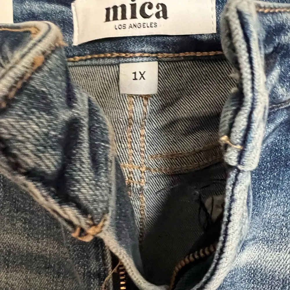 Mica Distressed Denim Shorts Size 1X NWT Size 14W-16W - Image 2