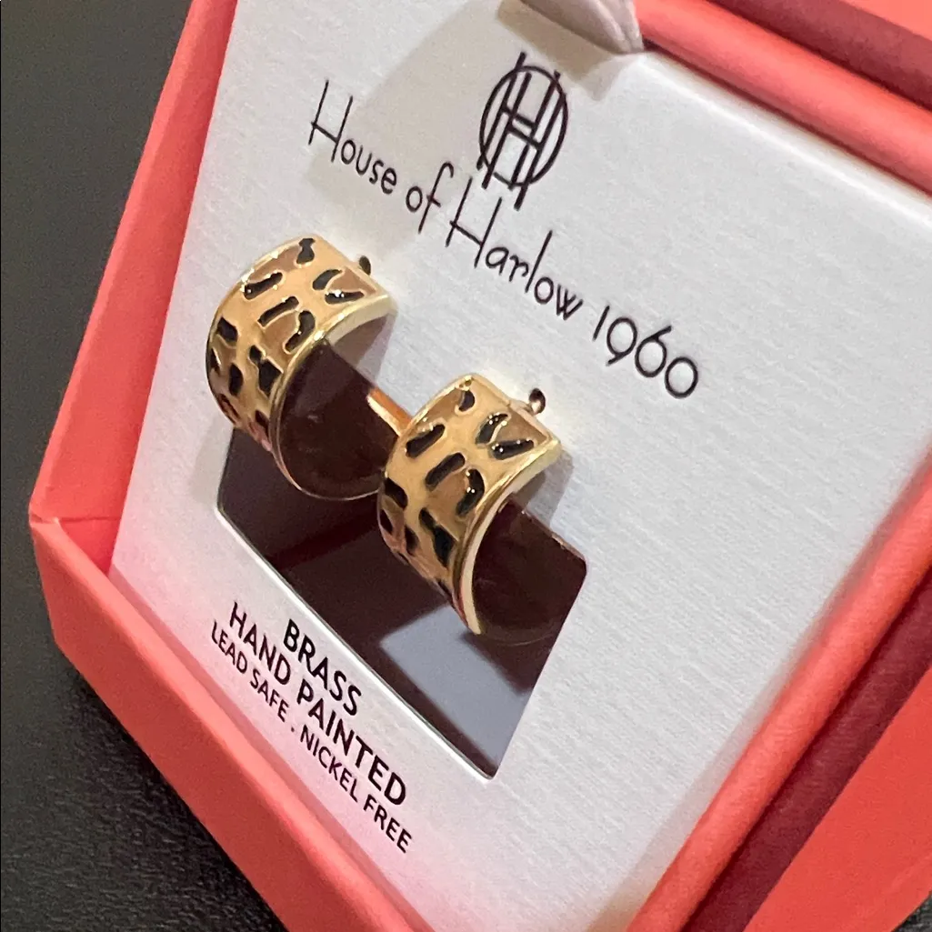 House of Harlow 1960 | Leopard Print Hoop Earrings Black - Image 3
