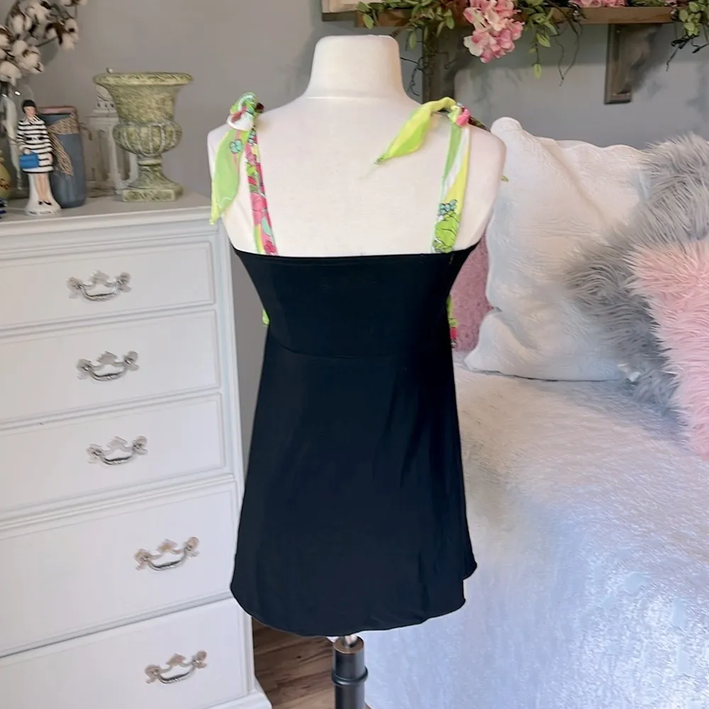 Black Sash Tie Green Floral Mod Top - Image 5