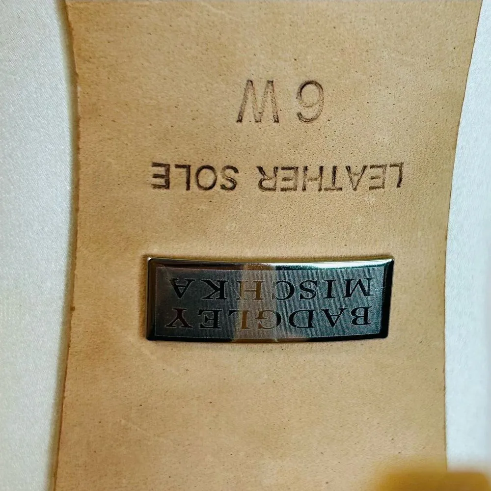 Badgley Mischka 'Jeannie' Crystal Trim Open Toe Ivory Satin Pump size 6 - Image 6