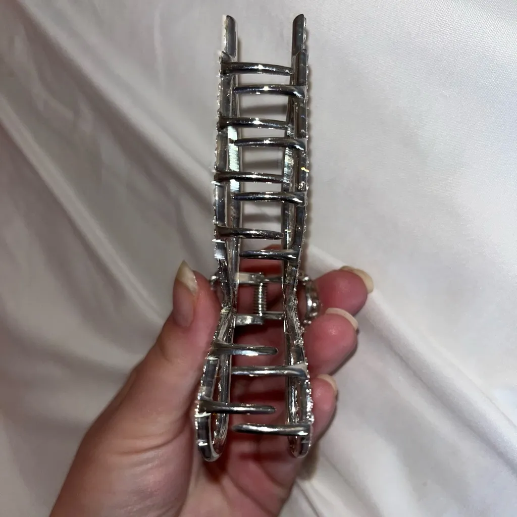 Rhinestone Claw Clip Silver - Image 4