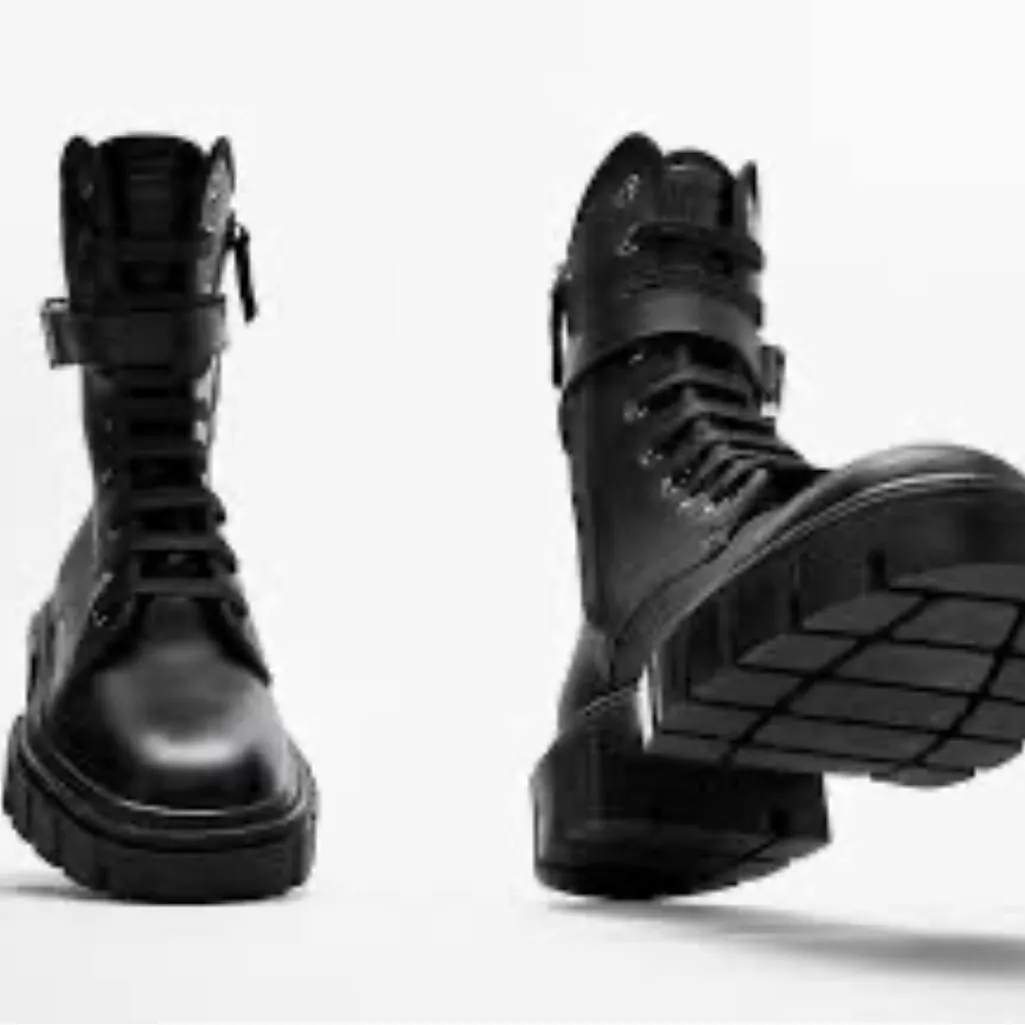 Massimo Dutti Black Leather Ankle Boots With Super Track Sole, Sz EU 39 / US 9 - Image 2