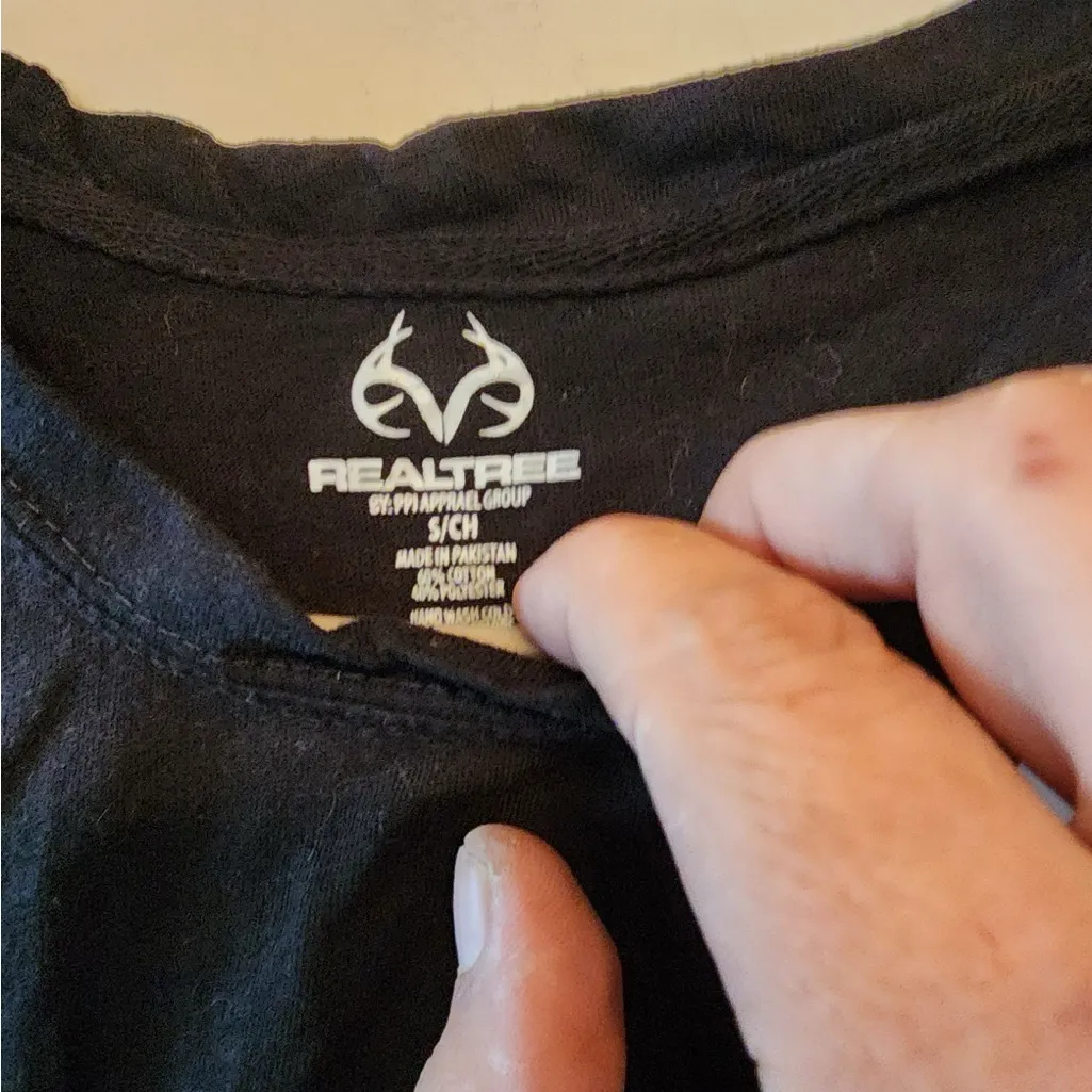 Realtree pink deer Antler graphic cropped t-shirt size small - Image 3