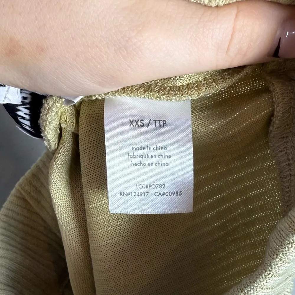 WeWoreWhat Women’s Fitted Ribbed Fit Flare Legging Sweatpants size XXS in Beige - Image 5