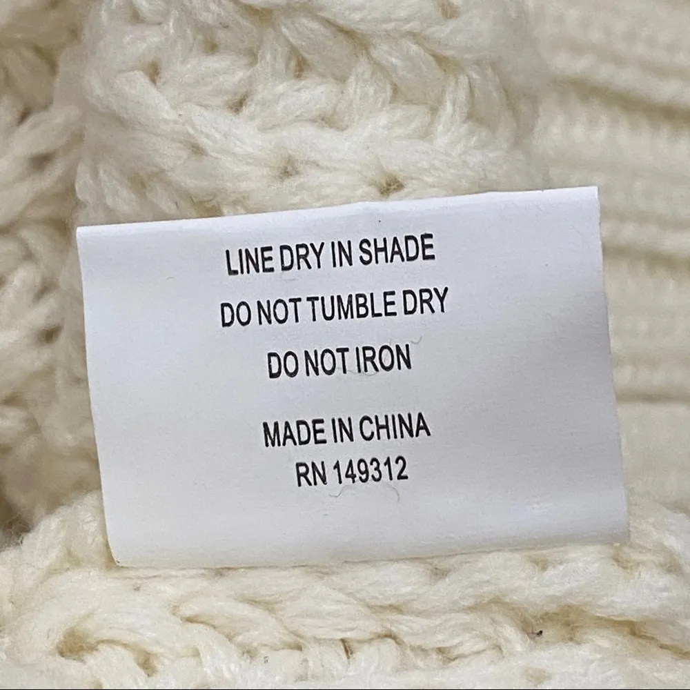 Selfie Leslie Forever 21 Distressed Chunky Sweater - Image 10